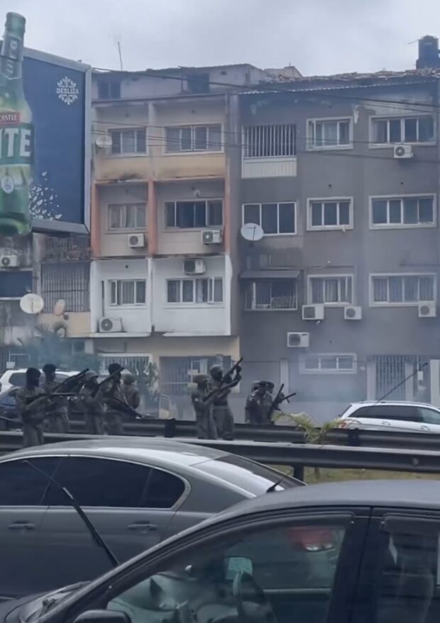 Clima de guerra: eleições em Moçambique mergulham o país em caos e repressão.
