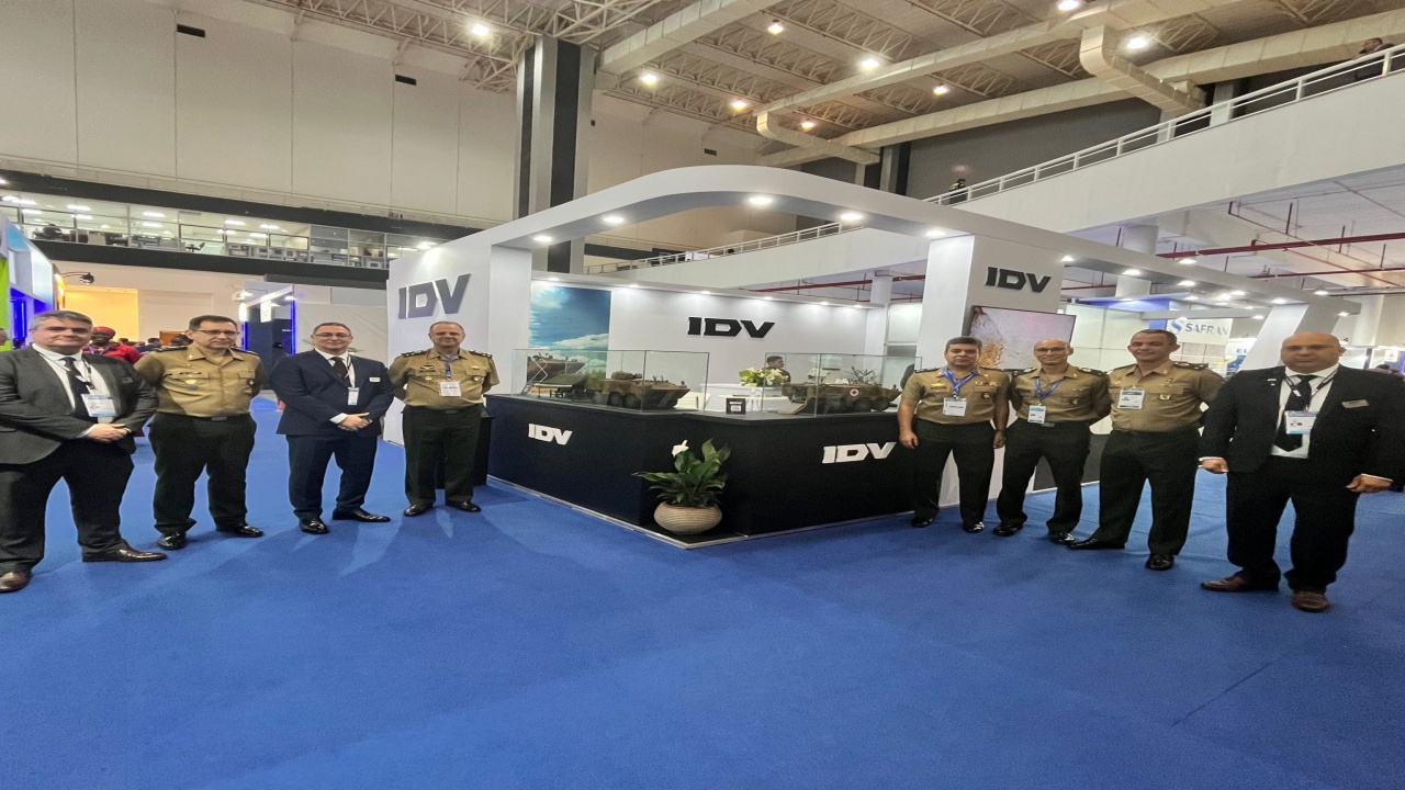 Exército Brasileiro e centro tecnológico firmam contrato para desenvolvimento de viaturas blindadas 6×6 de comando e ambulância, revolucionando a defesa nacional