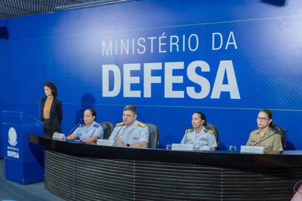 Inclusão militar ou fachada simbólica? O início do alistamento feminino no Brasil.