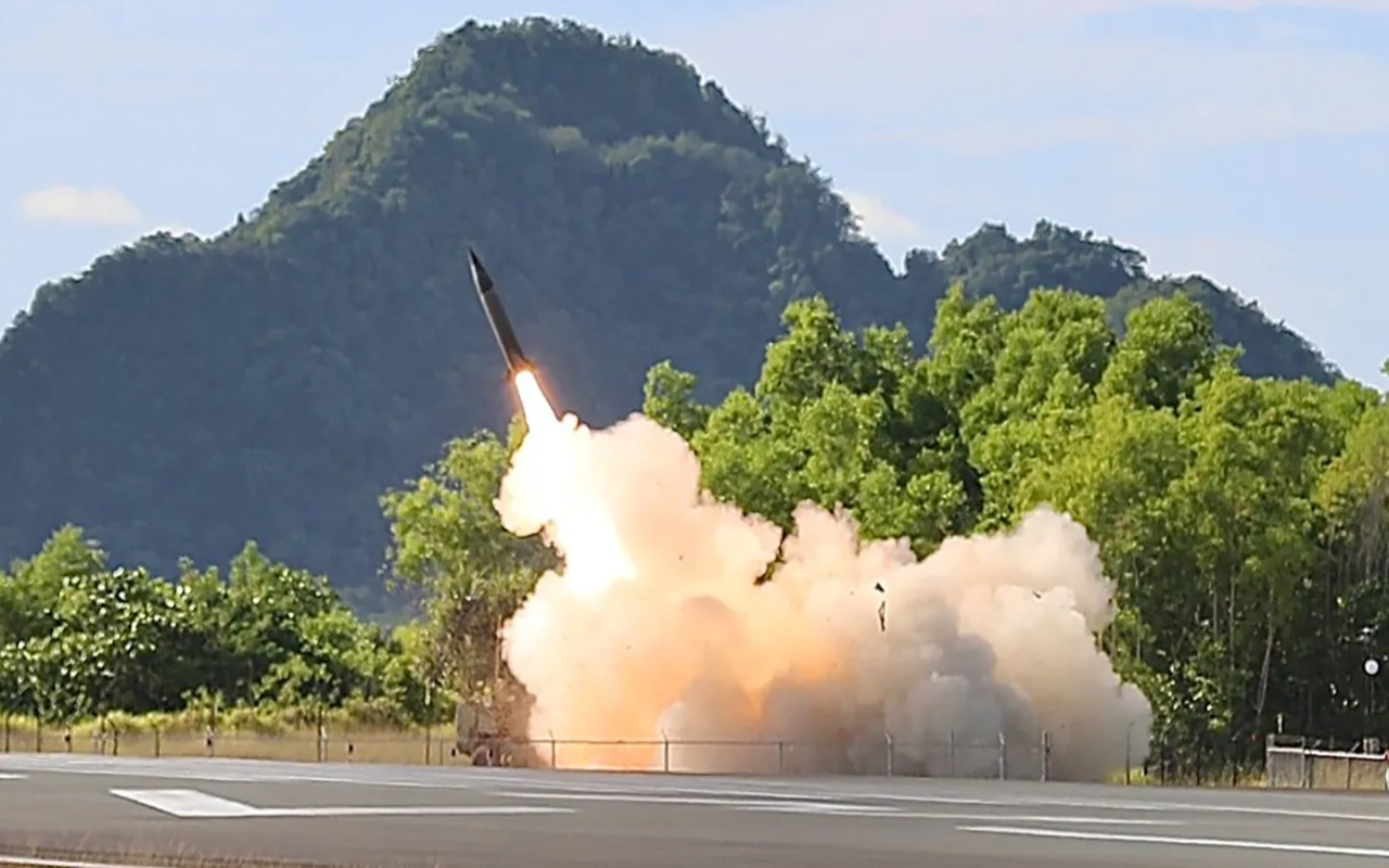 Exército militar dos EUA revoluciona a tecnologia com o Precision Strike Missile, o míssil terrestre de maior alcance em seu arsenal