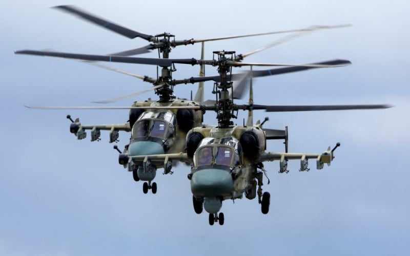 Rússia revoluciona os céus com engenharia aeronáutica avançada: helicópteros de ataque poderosos, tecnologia de guerra inovadora e custo de R$ 98 milhões impressionam no combate aéreo