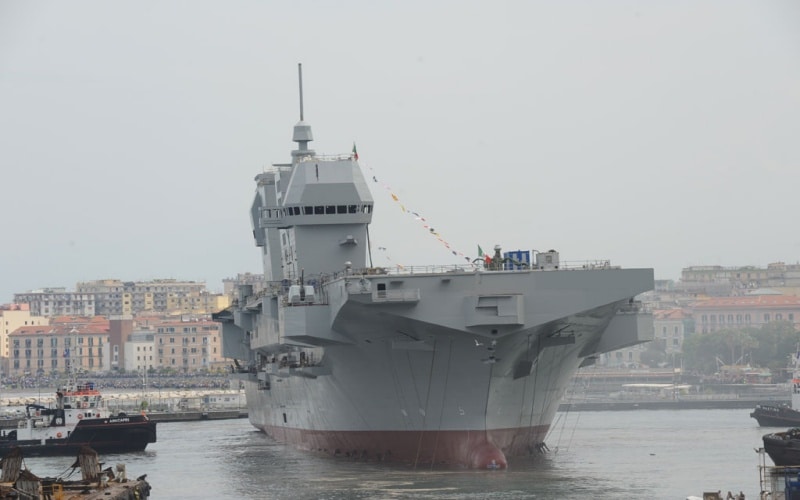 Marinha da Itália apresenta o L9890 Trieste, o maior navio de guerra italiano em serviço