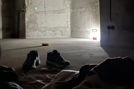 Tortura sexual de homens ucranianos: a realidade brutal em centros de detenção russos; o uso sistemático de estupros como arma de guerra