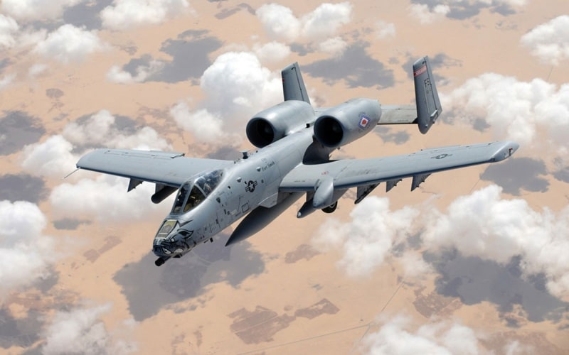 A-10 Warthog: o bombardeiro indestrutível da Força Aérea dos EUA que revoluciona a defesa militar com seu canhão de 30mm, 1.150 projéteis incendiários e precisão mortal em ataques aéreos