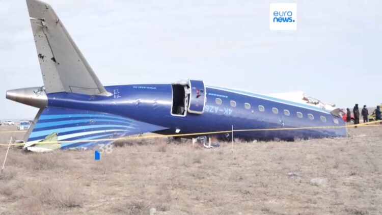 Azerbaijão acusa Rússia por tragédia com avião no Cazaquistão.