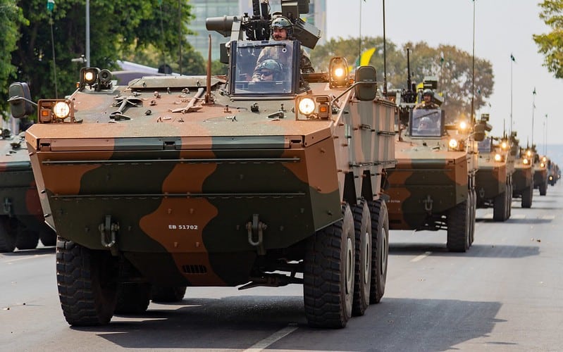 Preocupado com sua imagem, Exército contrata pesquisa de R$ 717 mil pra consultar cidadãos sobre temas relevantes: Brasileiros podem estar menos propensos a aceitar uso de militares em solução de conflitos, como GLOs