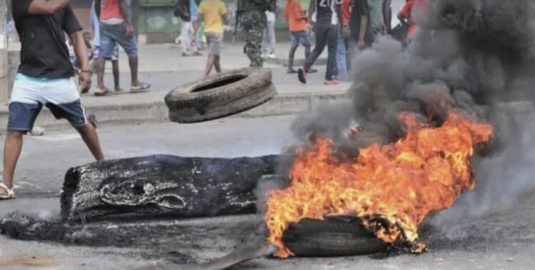 Fraudes nas eleições e violência estatal: Moçambique vive pesadelo político.
