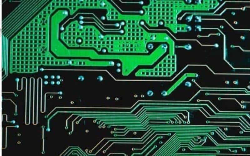 A Guerra dos Chips: Como empresa dos EUA sancionada está envolvida em fornecimento de semicondutores à máquina militar russa