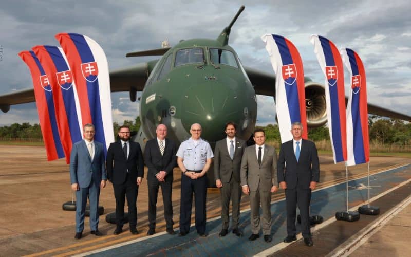 Aeronave C-390 Millennium, da Embraer, expande domínio na OTAN e atrai interesse da Eslováquia: “O C-390 é o melhor avião de sua categoria”