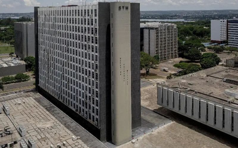 General-de-Brigada é condenado a 2 anos e 4 meses por fraude em contratos de R$ 2 milhões.”