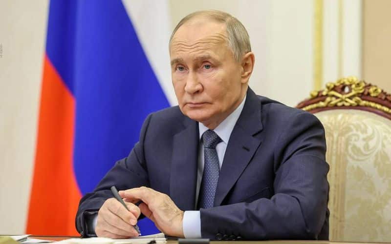 Putin afirma que novos mísseis tornam armas nucleares desnecessárias: Oreshnik combina alta velocidade e precisão com múltiplas ogivas, sendo incapaz de ser interceptado por sistemas atuais