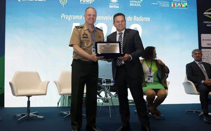 R$ 102 milhões pela defesa do Brasil: Exército e Embraer fecham acordo histórico para radar Sabre M200 Vigilante