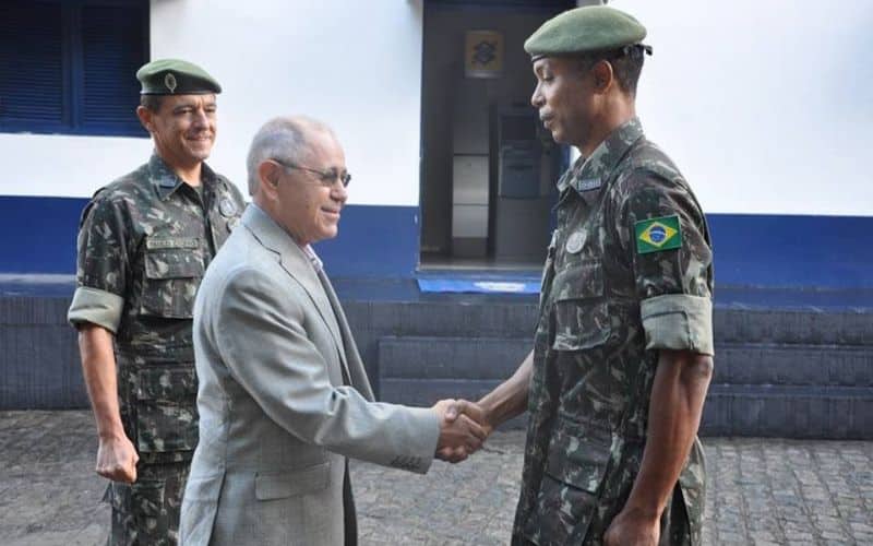 General Santa Rosa aponta fragilidade em prisão de Braga Netto, chama Alto Comando de ‘conveniente’, acusa STF de ‘facção política’ e prevê novas detenções, incluindo Heleno e Garnier