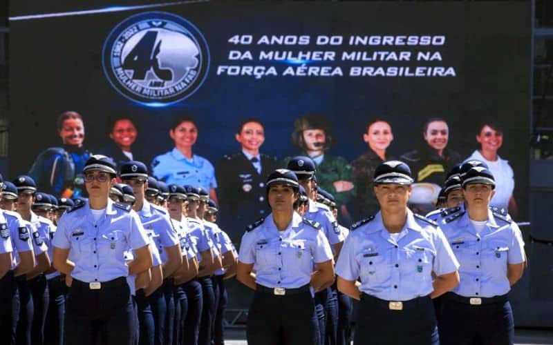 Alegou ter se formado em Administração pelo Whatsapp: candidata à Tenente da FAB leva um ano na cadeia por diploma falso