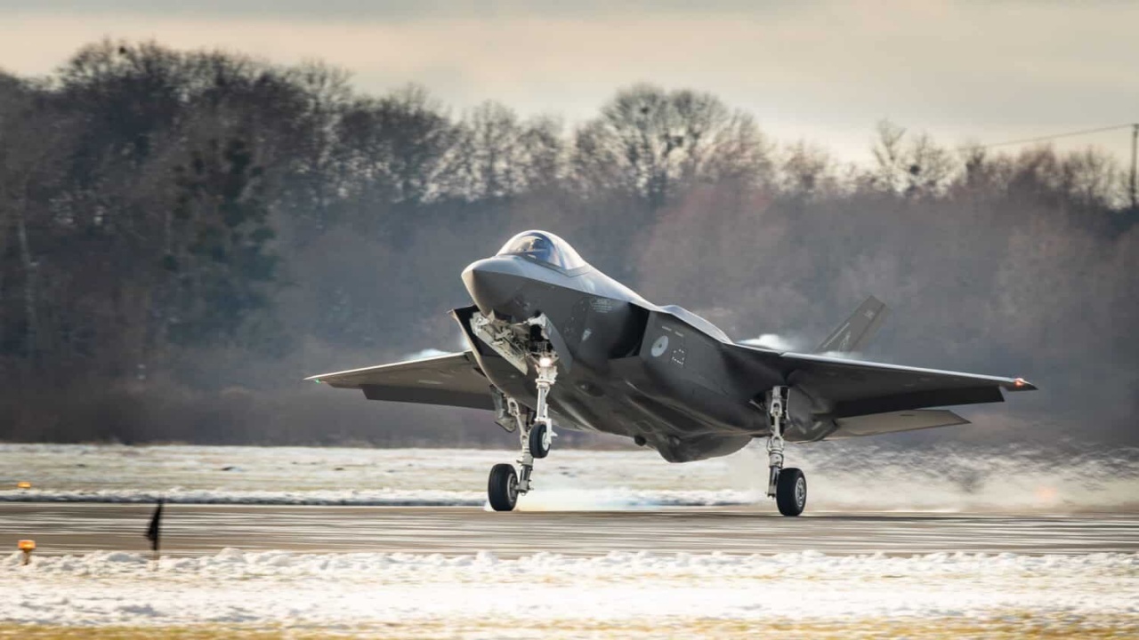 Caças F-35 da Força Aérea holandesa interceptam poderosas aeronaves espiãs das Forças Armadas russas no Mar Báltico