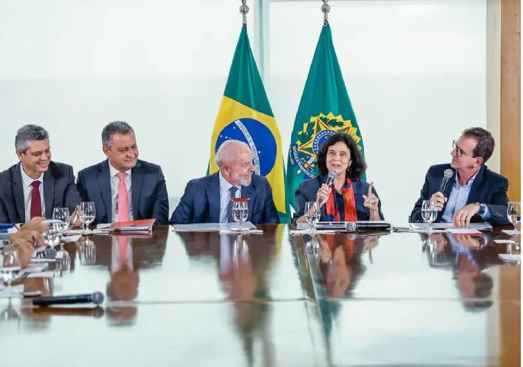 Lula lidera em pesquisa e venceria todos os candidatos nas eleições de 2026