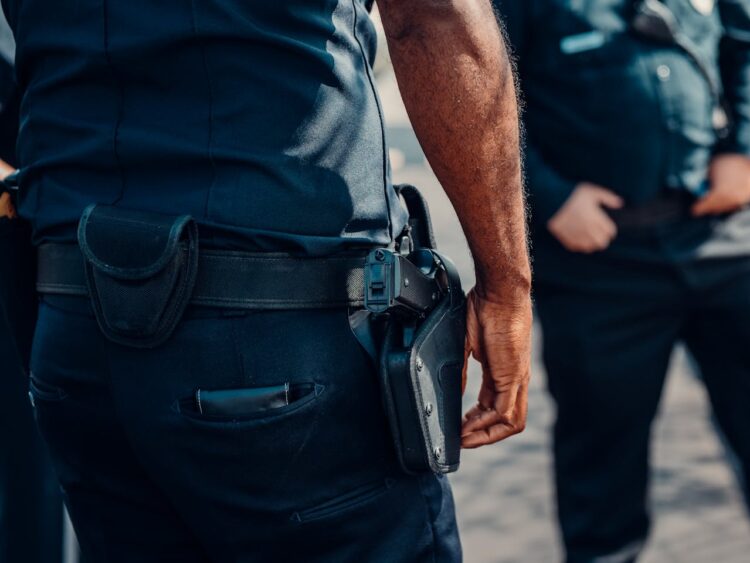 Presidente Lula estabelece normas e restringe uso de arma de fogo por policiais no Brasil; confira