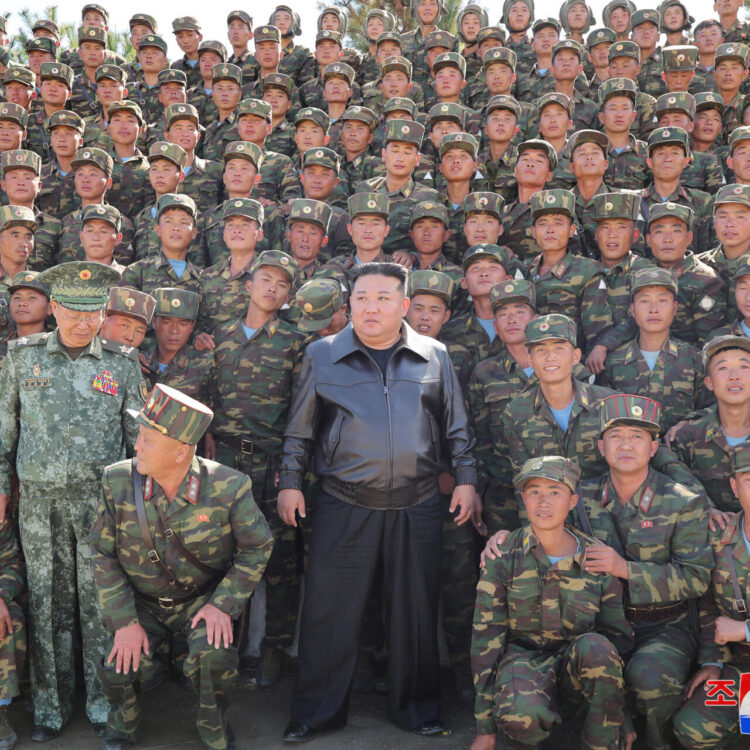 12 Mil Soldados de Kim Jong Un estão na Ucrânia, enfrentando a nova estratégia de guerra psicológica de Kiev.