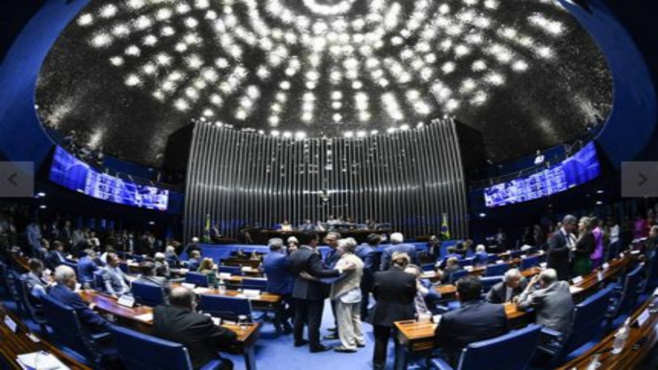 Programa militar das Forças Armadas nas fronteiras é desviado para um festival de obras e máquinas, se transformando em um jogo político de emendas parlamentares