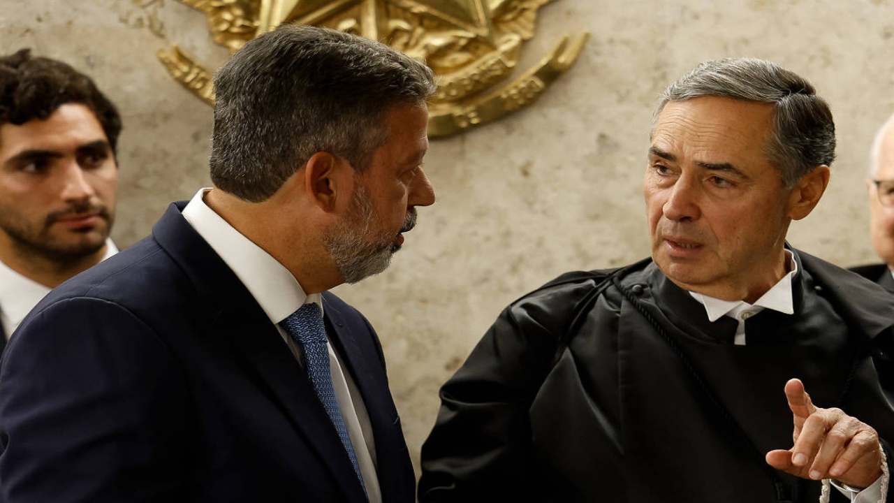 Enquanto Barroso e Lira tornam a FAB sua estação de trem em 2024, com voos de Salvador ao Rio durante o carnaval e de Miami a Brasília no início do ano, os poderes citam questões de segurança e serviço para justificar suas viagens