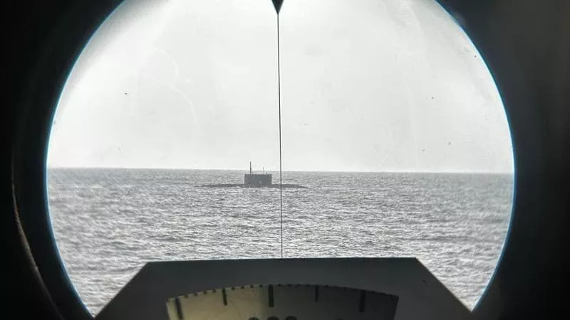 Reféns dos sírios, Frota Militar Russa no Mediterrâneo entra em colapso após queda de Assad e enfrenta ameaças de retirada, disputas territoriais e tensões com a OTAN e aliados na região