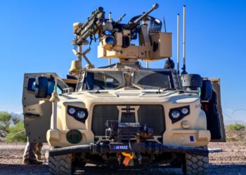 Corpo de Fuzileiros Navais dos EUA realiza treinamento no Havaí com o revolucionário sistema MADIS, equipamento avançado de defesa aérea que garante capacidade de combate em ambientes costeiros
