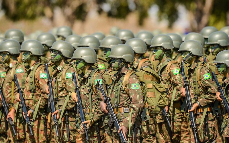 Novo dado pode ajudar governo a aprovar reforma da previdência militar: Custo com pensionistas e inativos militares aumentou R$ 700 milhões enquanto o do INSS diminuiu R$ 21,8 bilhões