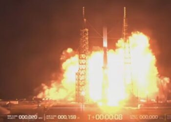 Foguete de Jeff Bezos revoluciona corrida espacial e desafia Elon Musk: New Glenn, da Blue Origin, supera Falcon Heavy em poder e capacidade