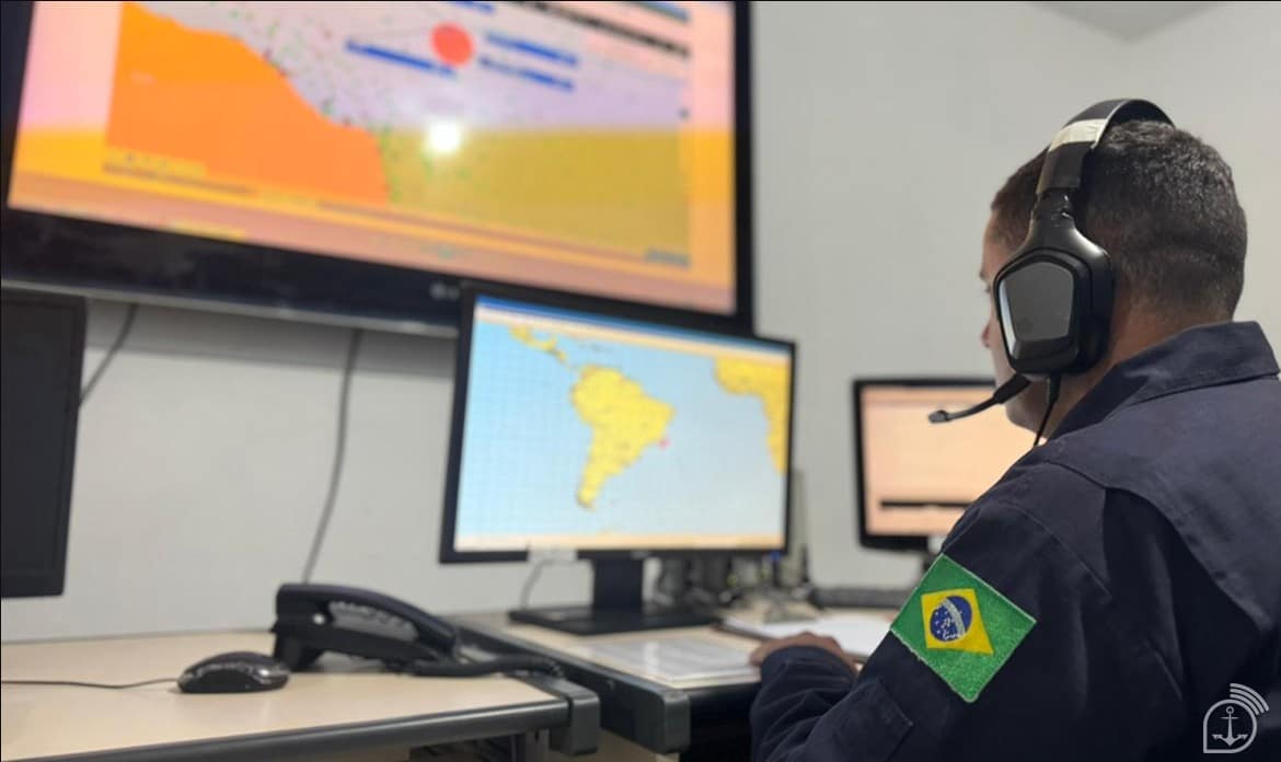 Celebre o dia das Comunicações Navais: a equipe invisível da Marinha do Brasil que conecta e protege o país com sua tecnologia poderosa!