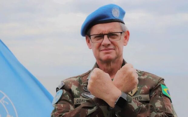 Exército triplica força na fronteira com a Venezuela, mas comandante silencia sobre generais presos.
