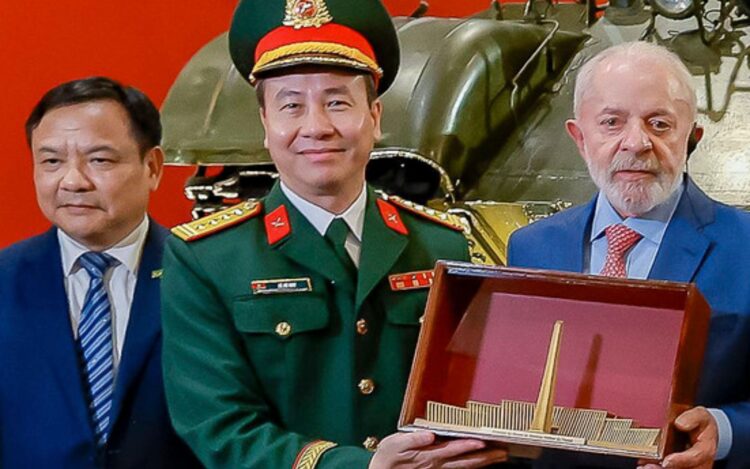 Presente recebido por Lula em visita ao Vietnã