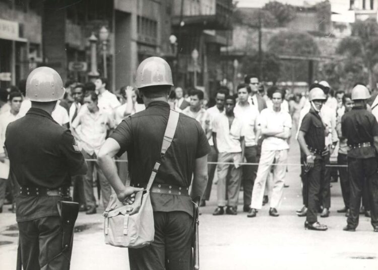 Manifestações estudantis contra a ditadura militar eram comuns no Brasil dos anos 70 e 80. Foto: Arquivo Nacional / Divulgação