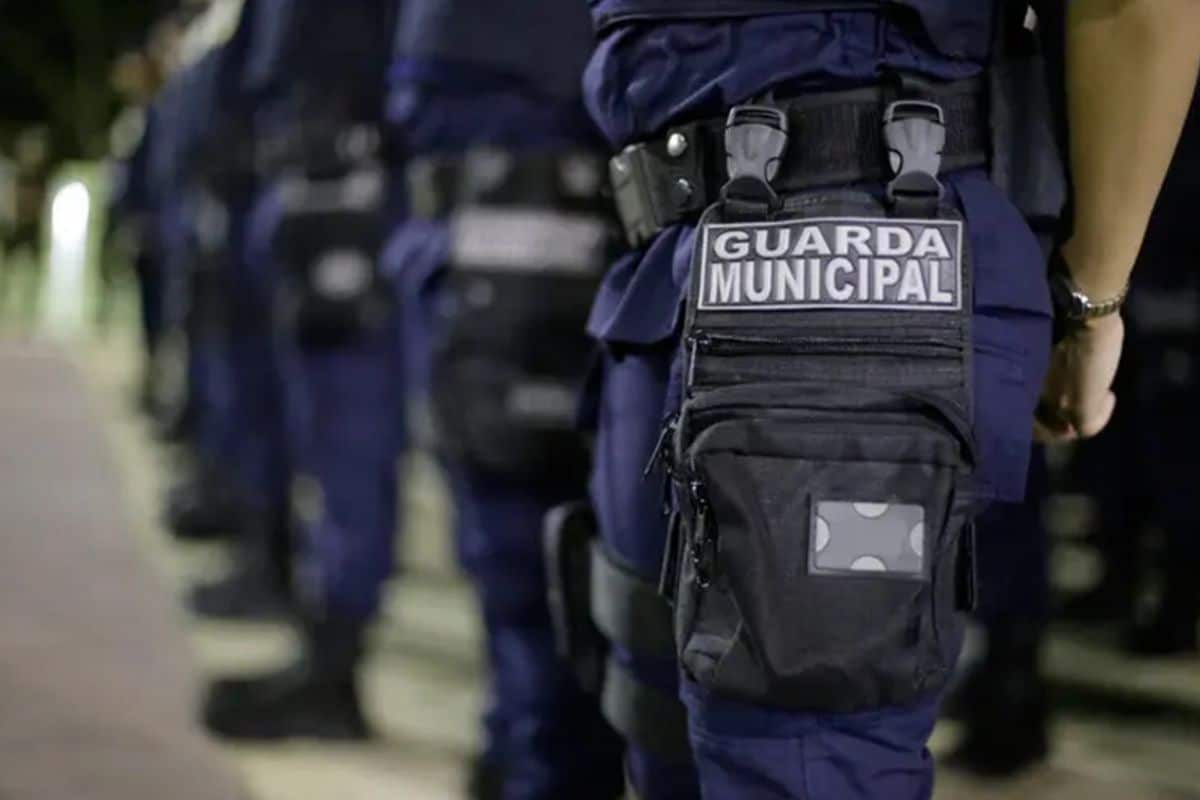 Última Chance: Sem limite de idade, concurso da Guarda Municipal encerra inscrições HOJE! Salário de quase R$ 4 mil para nível médio