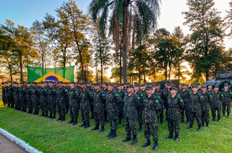 Exército Brasileiro: entre a história da FEB e a realidade atual de uma força que faz o que pode com o que tem.