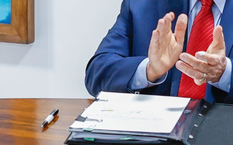 Promoção post mortem - decreto assinado por lula promove oficiais