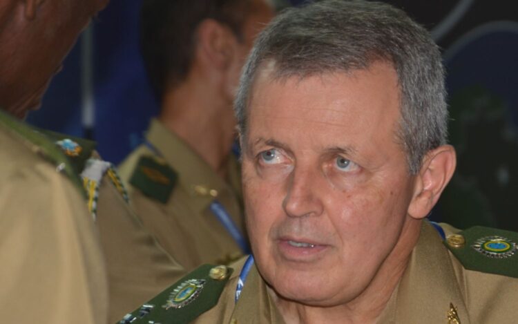 General Tomás Miguel Miné na LAAD 2025 - Imagem Revista Sociedade Militar