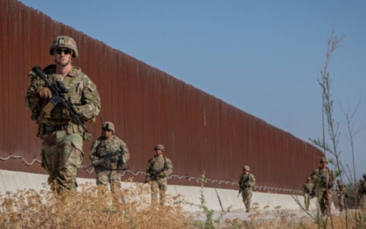 Militares dos EUA atuam na fronteira com o México