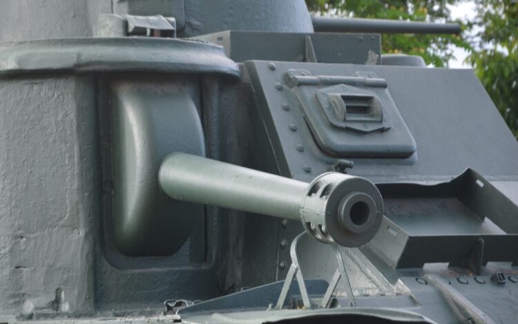 Exposição de um Tanque de guerra M3 Lee em São Gonçalo. Imagem: Revista Sociedade Militar