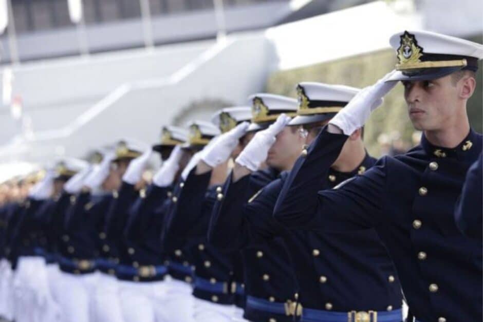 Marinha convoca Engenheiros das mais diversas áreas para ingresso como Oficial: salários podem chegar a mais de R$ 9 mil