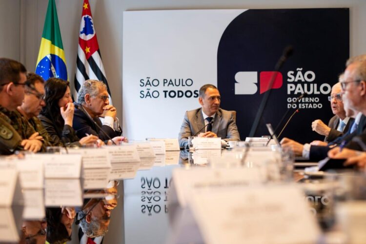 Brasil mira alto! Exército e São Paulo selam acordo bilionário para impulsionar tecnologias de uso civil e militar.