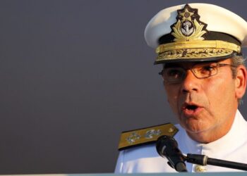 Almirante Olsen - Oficial que se opõe a homenagem para João Cândido no Livro de Heróis da Pátria - Fonte: Marinha do Brasil