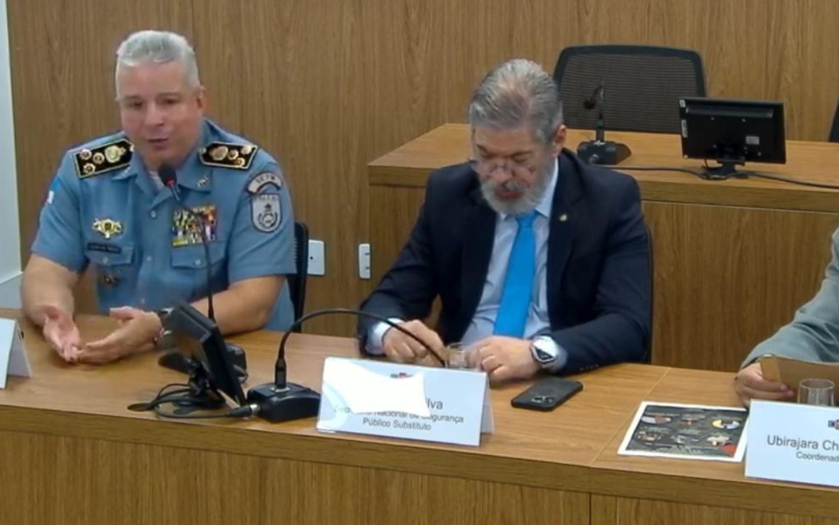 Imagem de Coronel Marcelo Nogueira em palestra no Rio