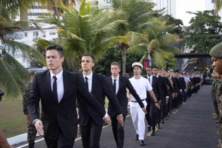 Quer estabilidade e farda? Exército abre concurso para 231 vagas para oficiais com curso superior — veja áreas e critérios.