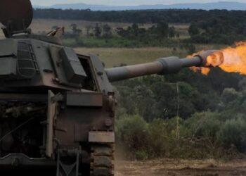 Tiros de obuseiro em Santa Catarina avaliam nova carga de projeção usada pela artilharia do Exército
