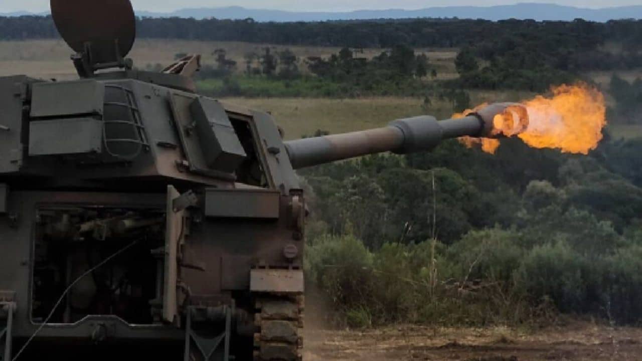 Tiros de obuseiro em Santa Catarina avaliam nova carga de projeção usada pela artilharia do Exército
