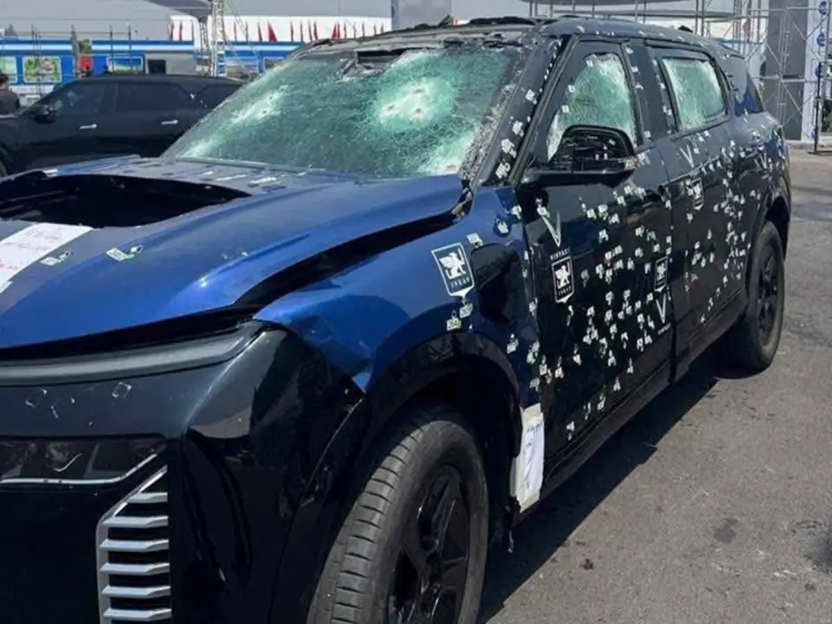 Este carro SUV sobreviveu a uma prova brutal de resistência levando 400 ...