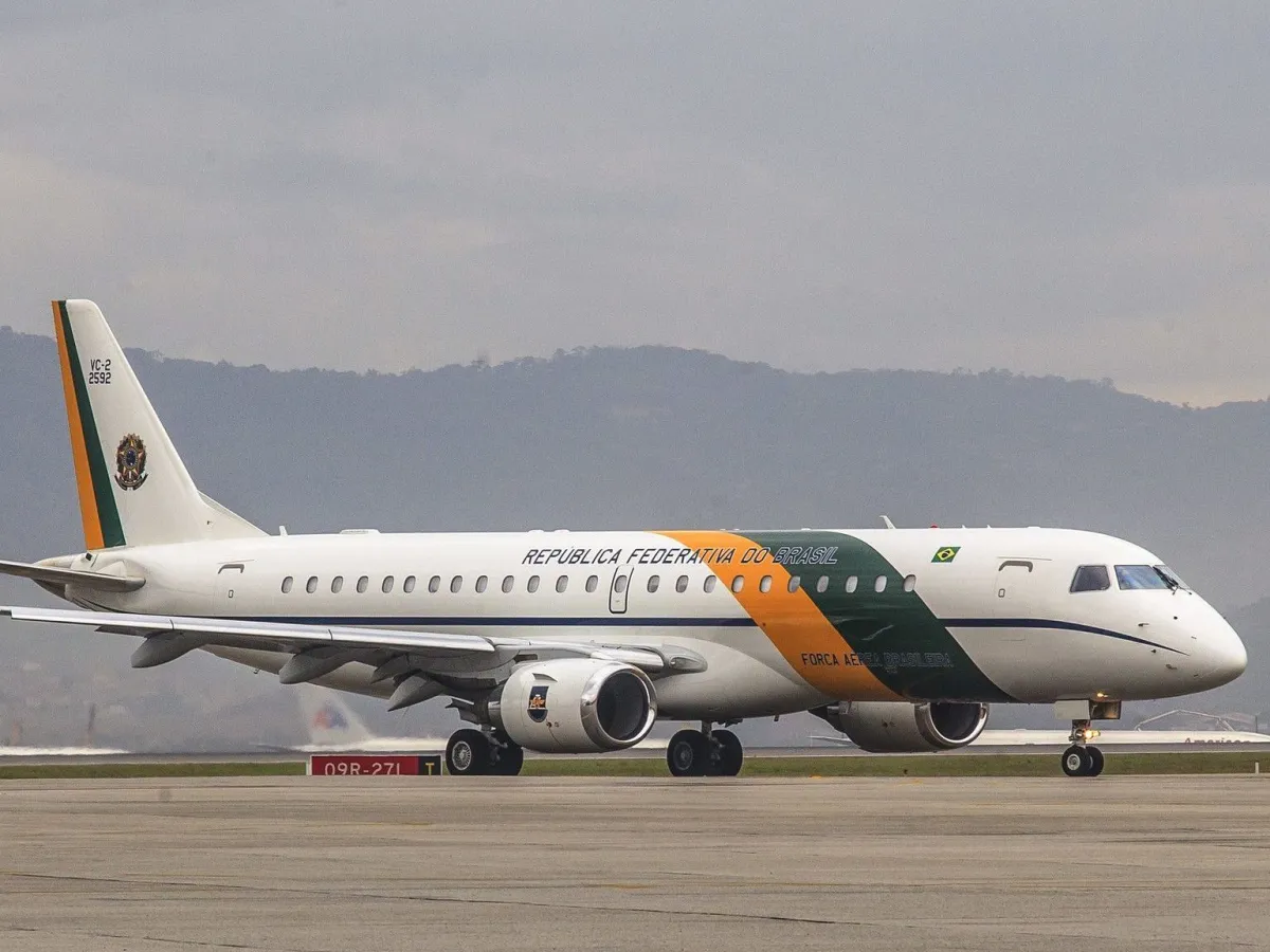 Voos da FAB entram na mira da Comissão de Ética: novas regras fecham brecha para autoridades aproveitarem viagens oficiais e participarem de comícios em plena campanha eleitoral