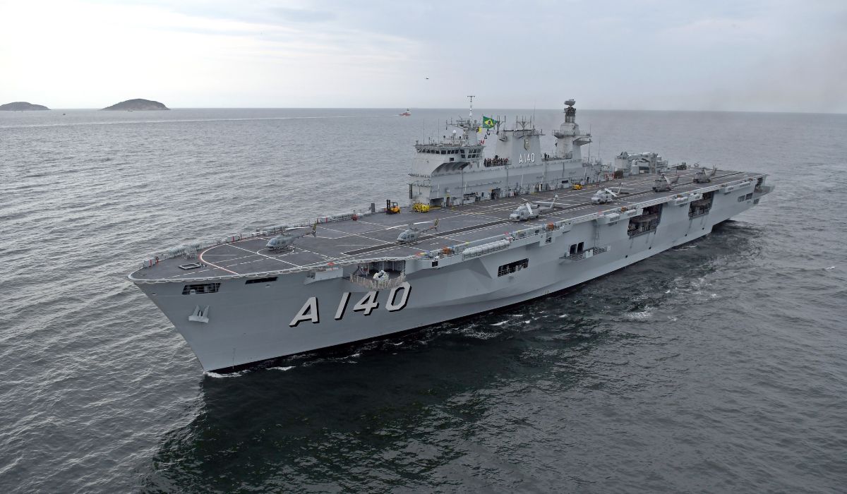 Marinha simula cenário de guerra no Porto de Santos com maior navio militar da América Latina, fragatas, submarino e alerta sobre defesa de infraestrutura crítica