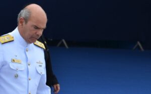 Marinha é obrigada a reincluir Oficial demitido por “comportamento como praça”: Almirante Olsen assina reinclusão