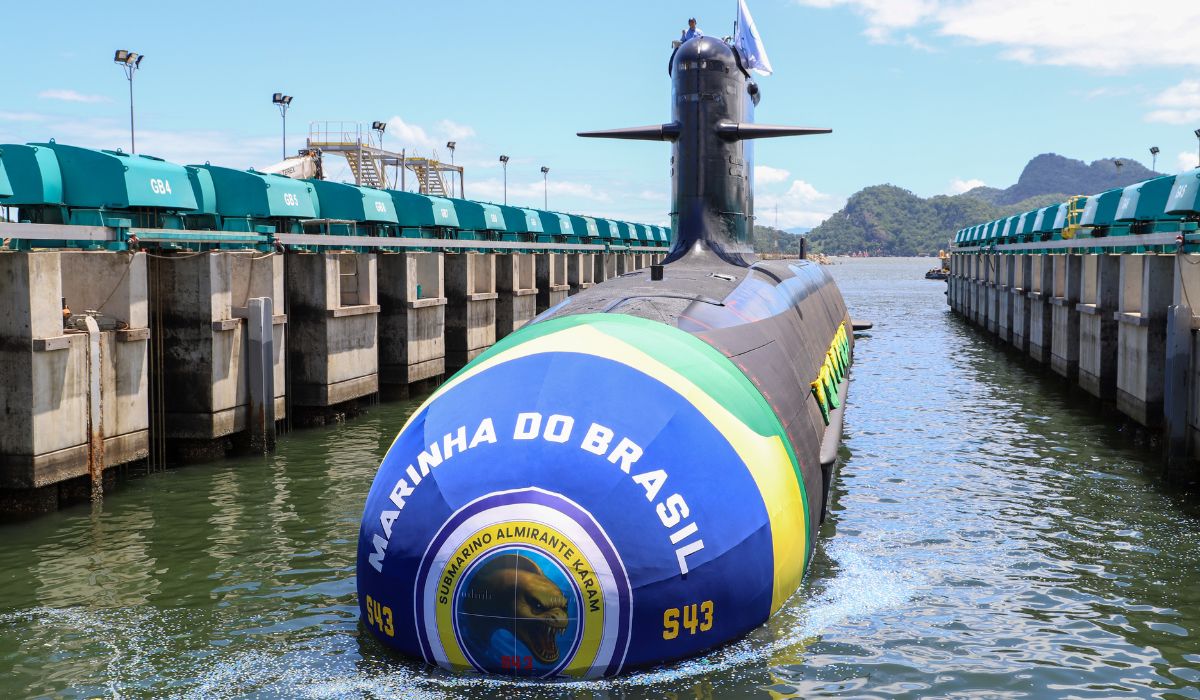 Lula visita coração nuclear da Marinha, promete “arrumar recursos” para concluir primeiro submarino nuclear do Brasil e diz que país precisa ter força para defender sua soberania diante de ameaças externas